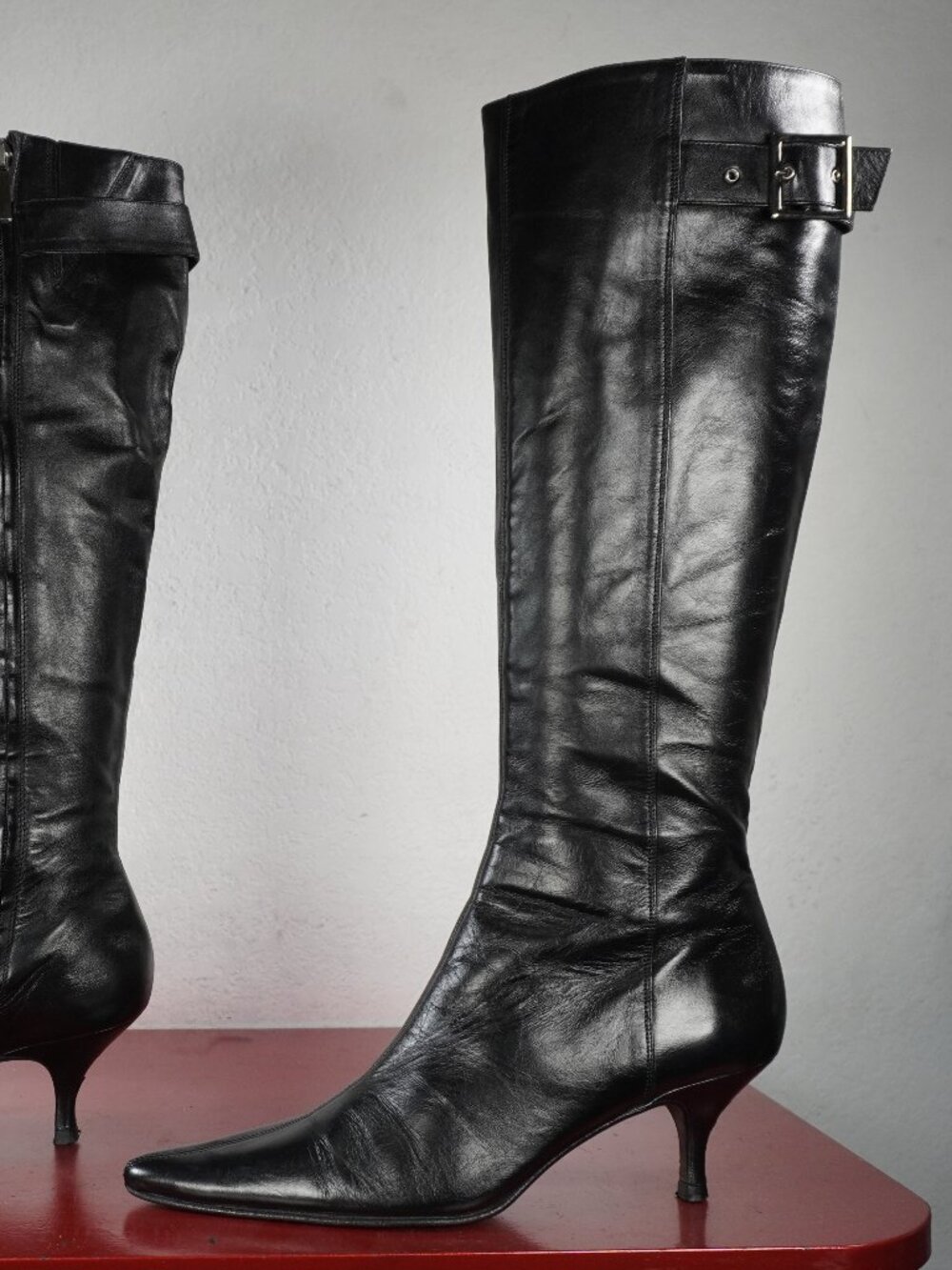Women's Banana Republic Black Leather Knee High Pointed Pointy Fashion Boots 6